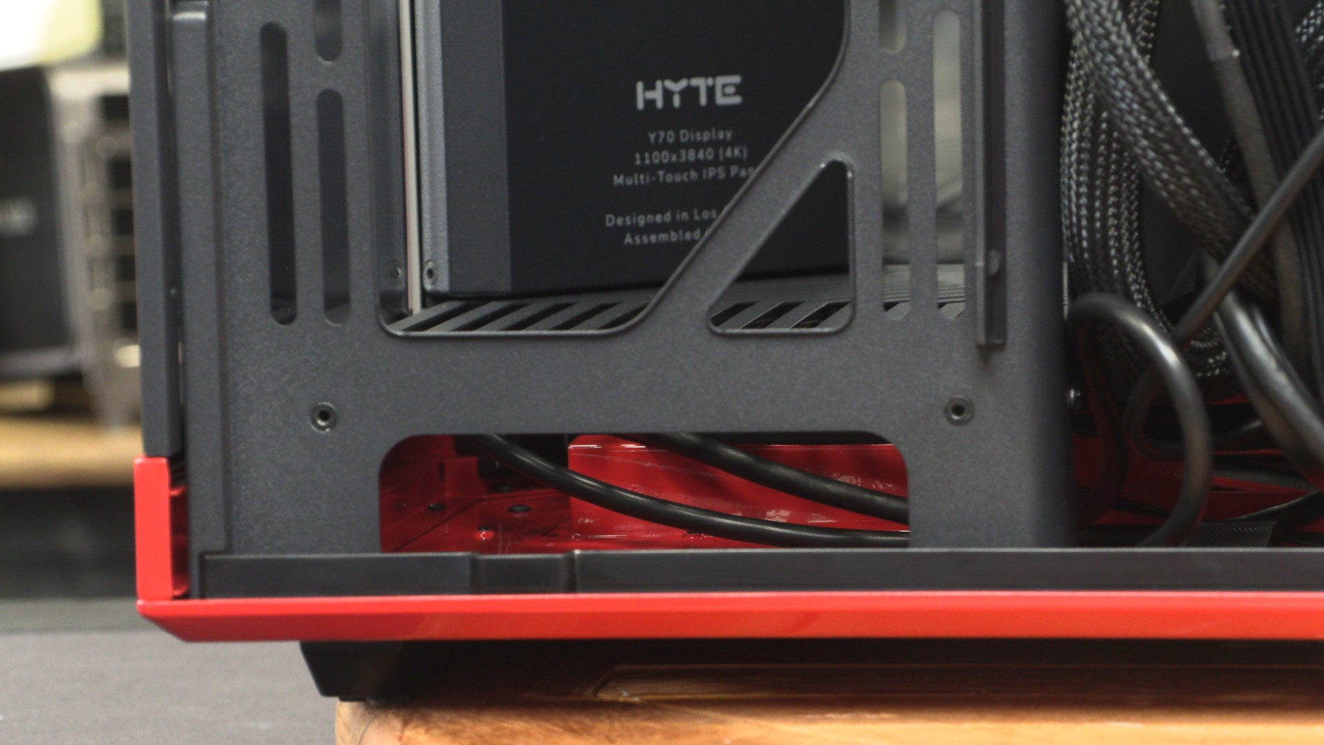 HYTE Y70 Touch Review - A Closer Look - Inside