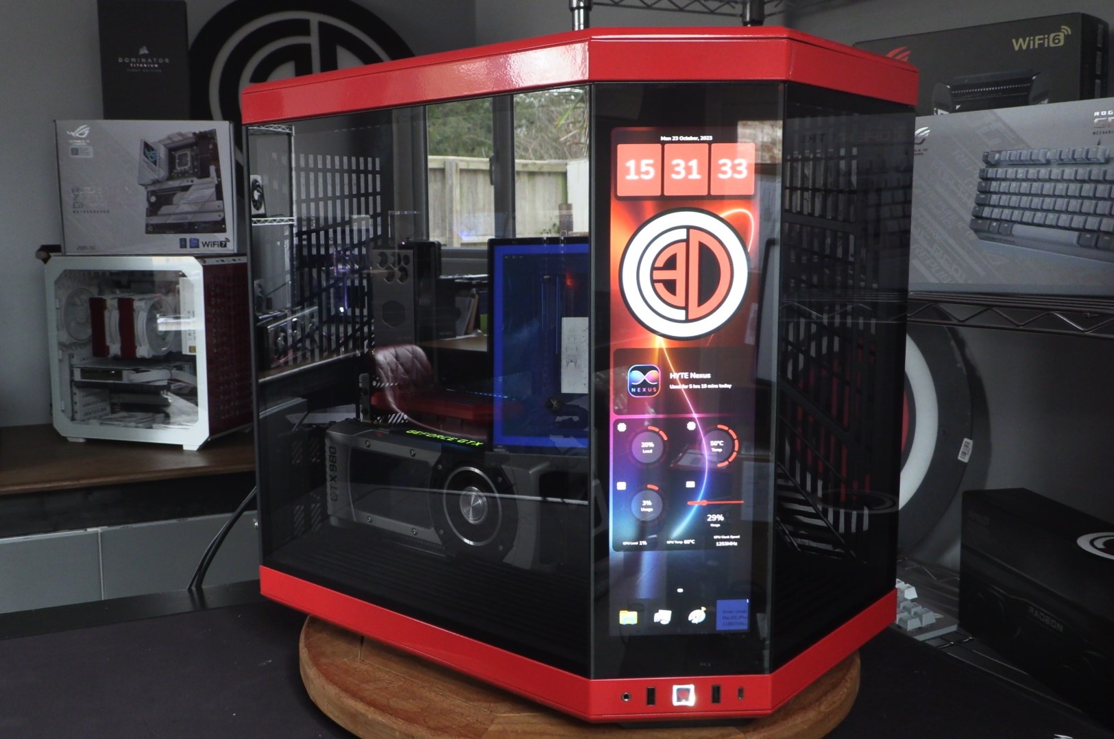 Building in the STUNNING HYTE Y60 PC Case 