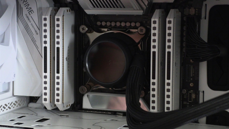 Corsair Dominator Platinum RGB Series White Edition DDR4 Memory