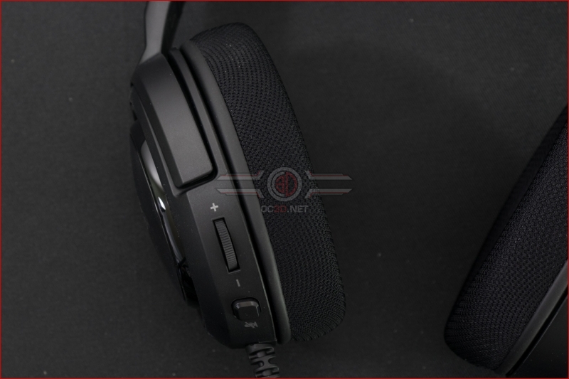 Corsair HS35 Headset controls