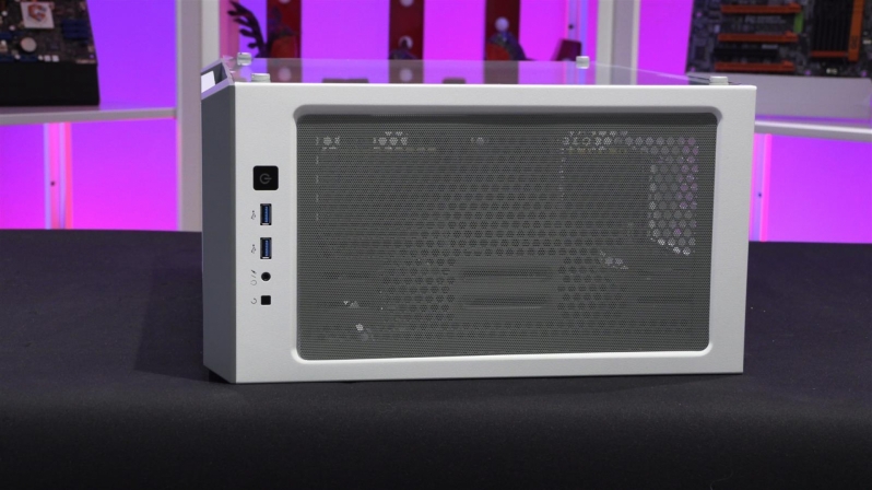 Corsair iCUE 220T RGB Airflow Review