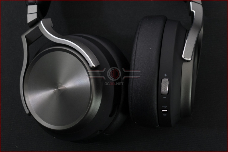 Corsair Virtuoso RGB Wireless SE Headset Buttons