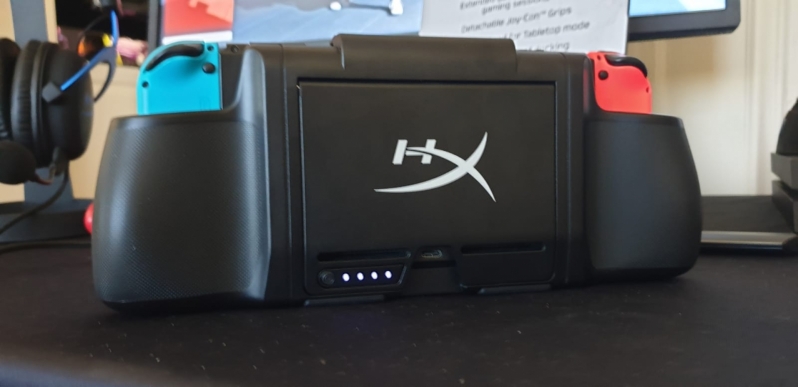 HyperX's ChargePlay Clutch brings comfort and battery life to Switch and Mobile - CES 2020