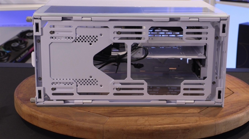 Lian Li Q58 Mini ITX Case Review - OC3D