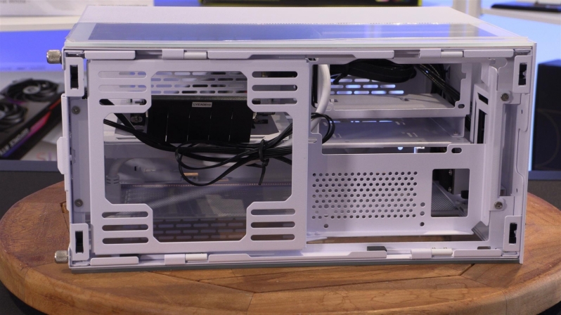 Lian Li Q58 Mini ITX Case Review