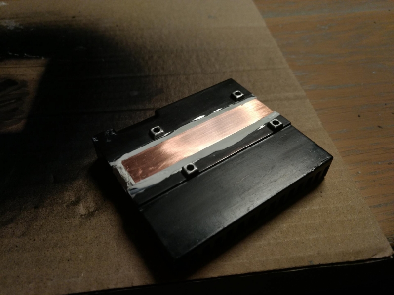 PC modder removes the need for X570's chipset fan with a custom heatsink - This is PC modding!