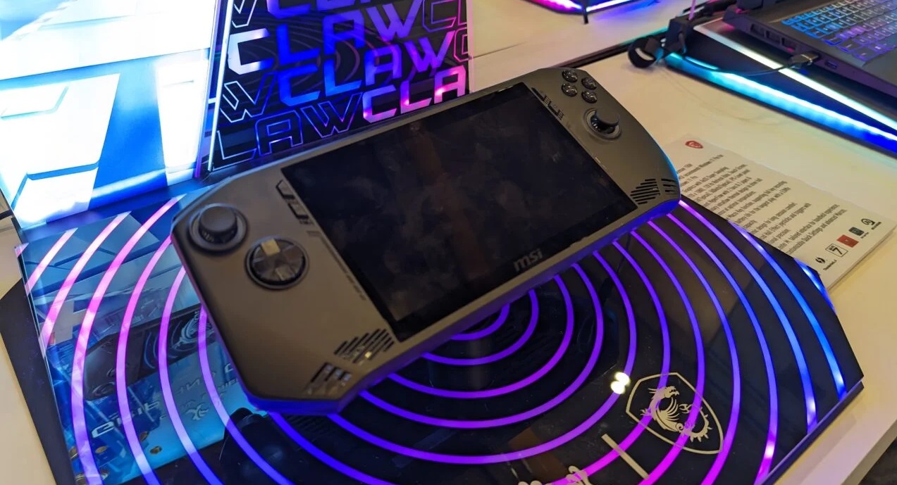 MSI reveals their CLAW Handheld with Intel Inside and a BIG battery