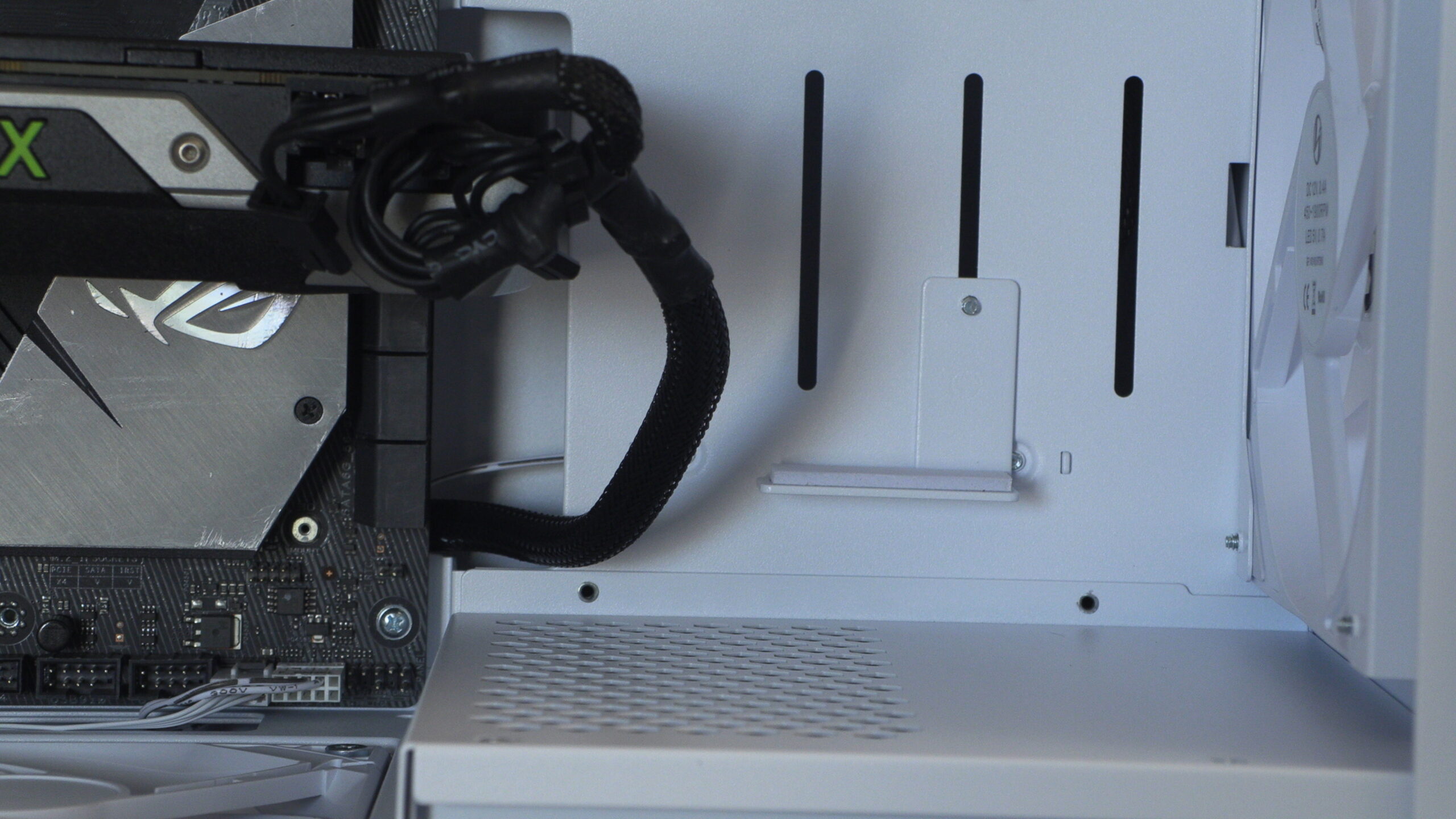 Lian Li LANCOOL 207 PC Case Review - OC3D