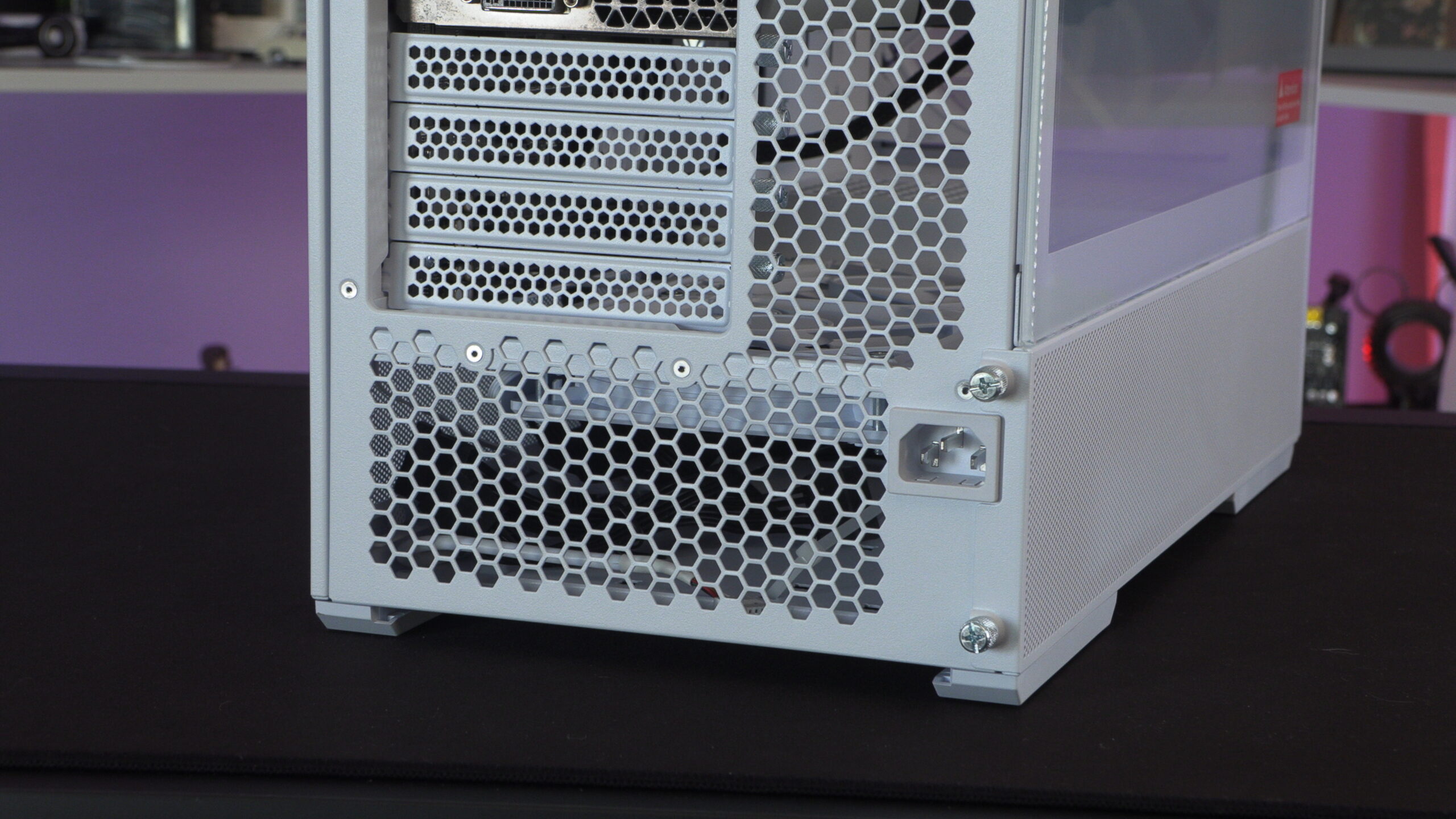 Lian Li LANCOOL 207 PC Case Review - OC3D