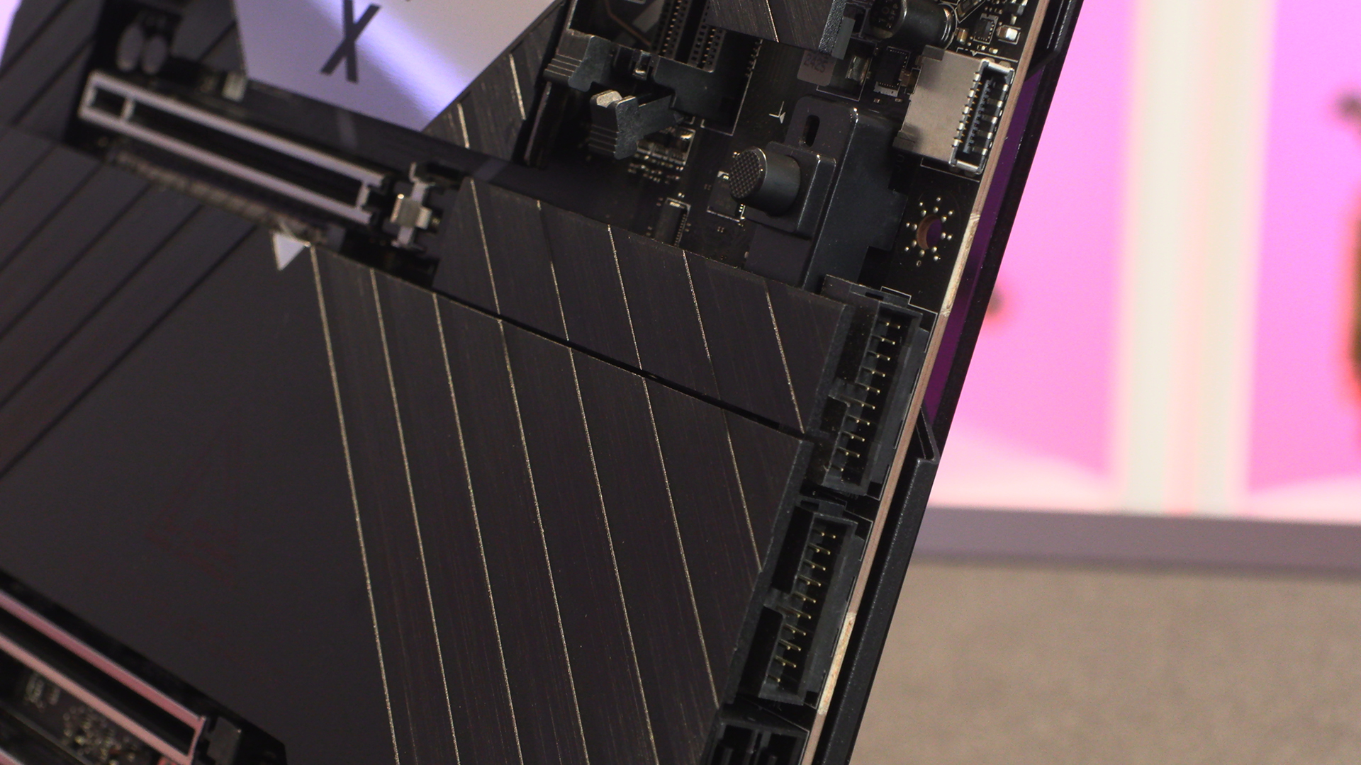 MSI MEG Z890 Unify-X Preview - OC3D