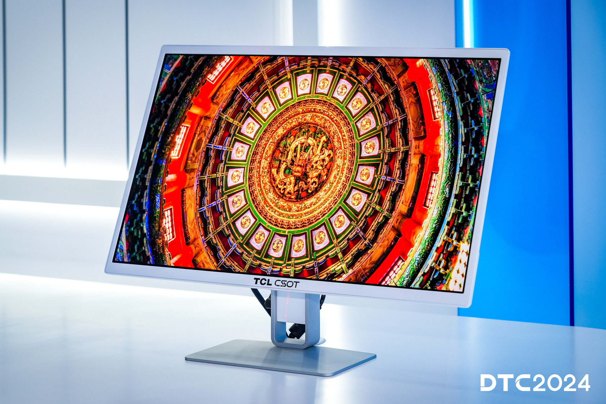 TCL starts mass producing its first 4K Inkjet OLED displays - OC3D