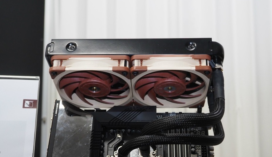 Noctua plans to release a pumpless thermosiphon-based CPU liquid cooler in 2026