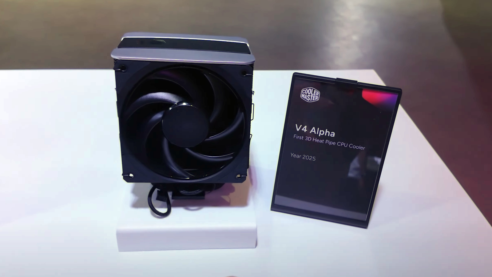 Cooler-Master-V4-Alpha-2.jpg