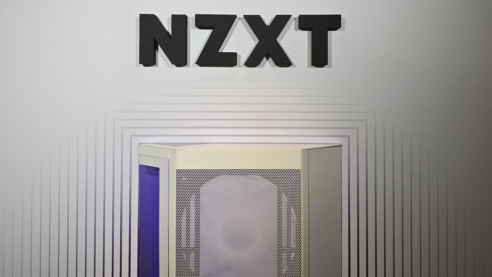 NZXT-TOP.jpg