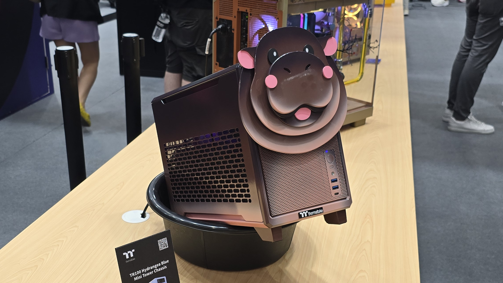 Suchao-Prowphong-thermaltake-mod.jpg