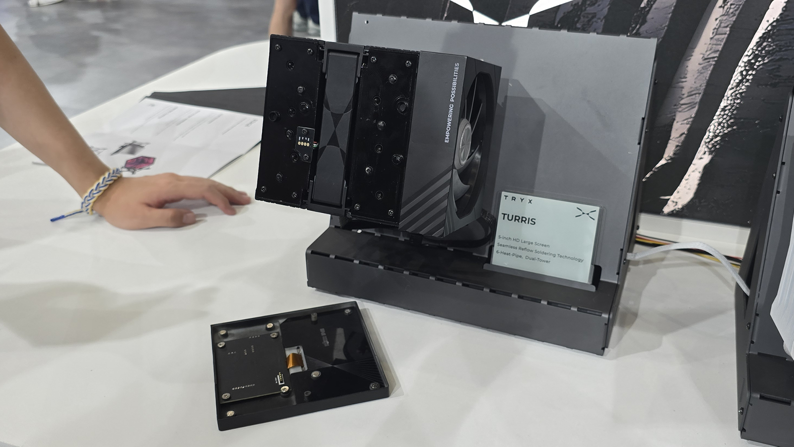 TRYX-TURRIS-4.jpg