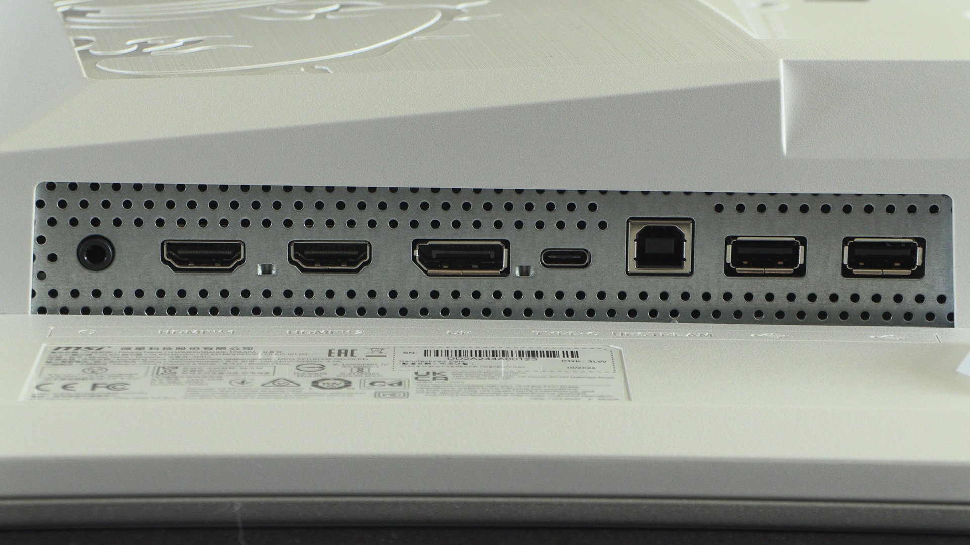 MSI MPG 321URXW QD-OLED Connections