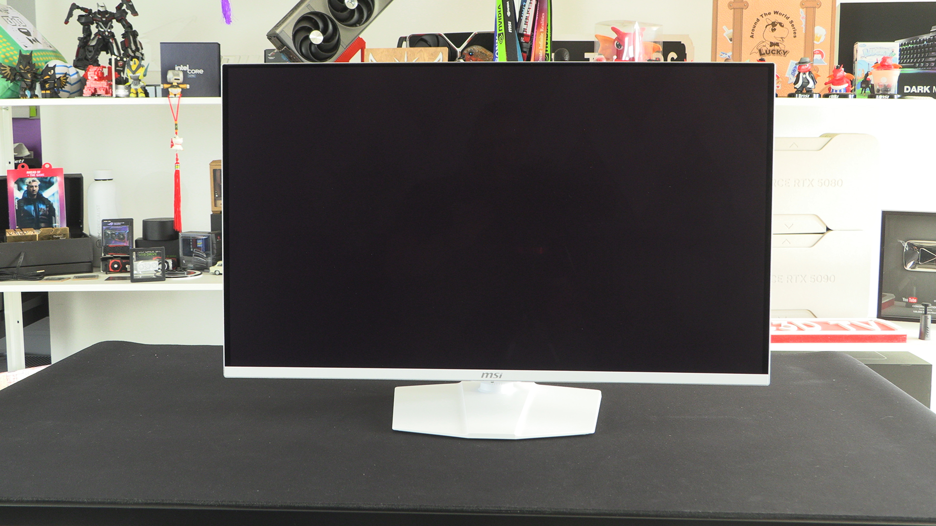 MSI MPG 321URXW QD-OLED Stand