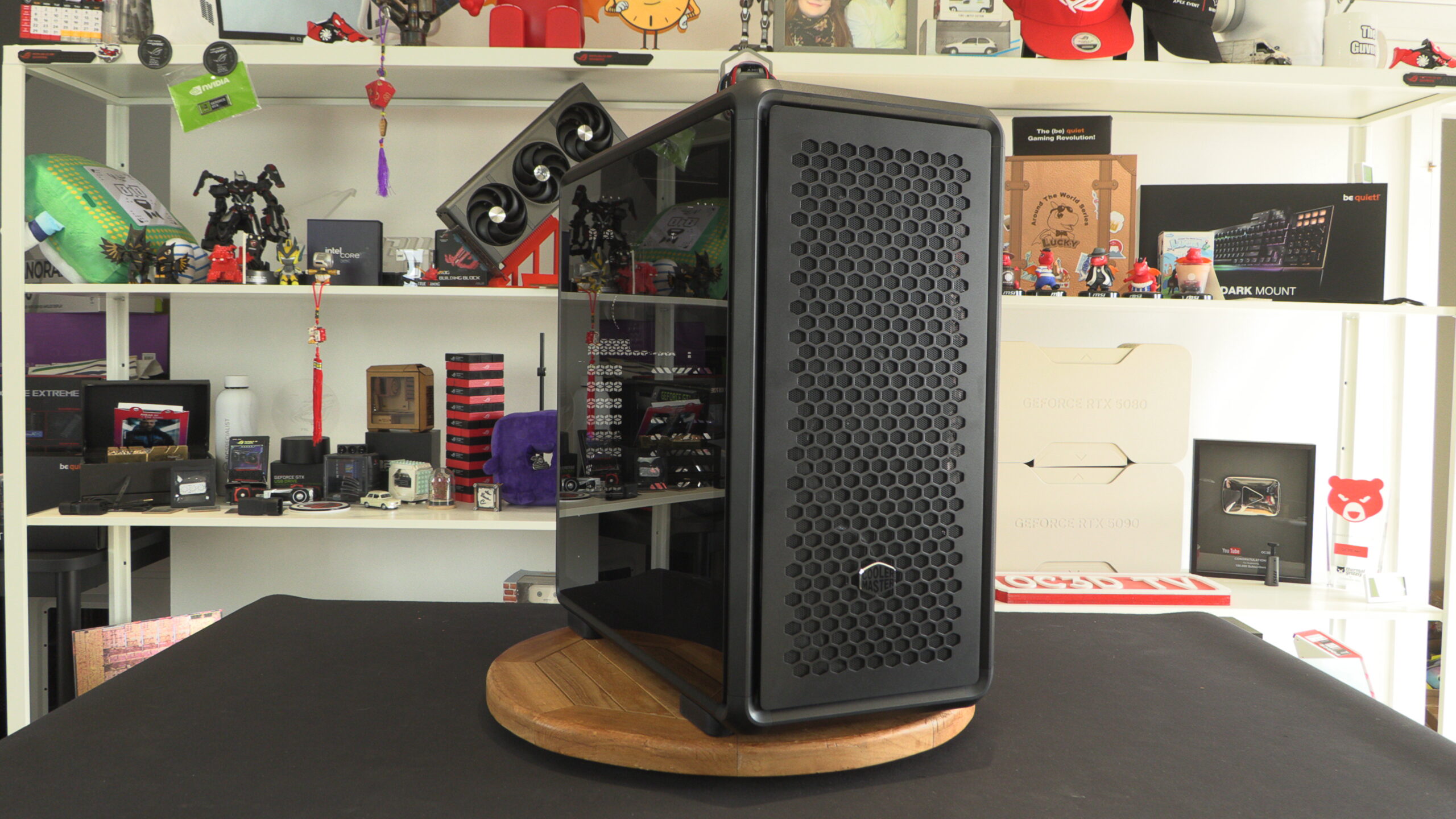 Master Fail! Cooler Master MasterFrame 600 PC Case Review