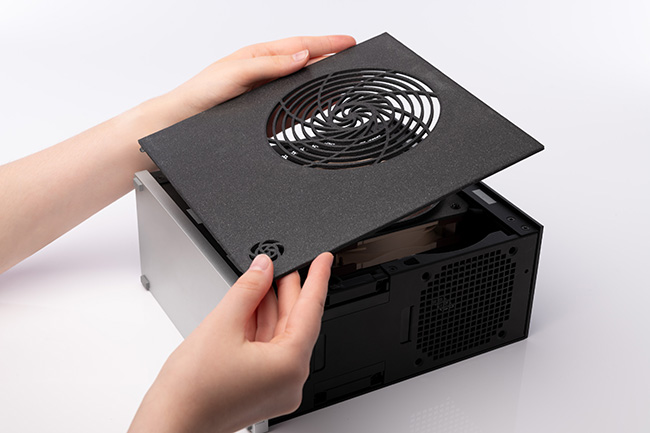 framework_desktop_noctua_3D_print_intake_fan_grill_installation.jpg