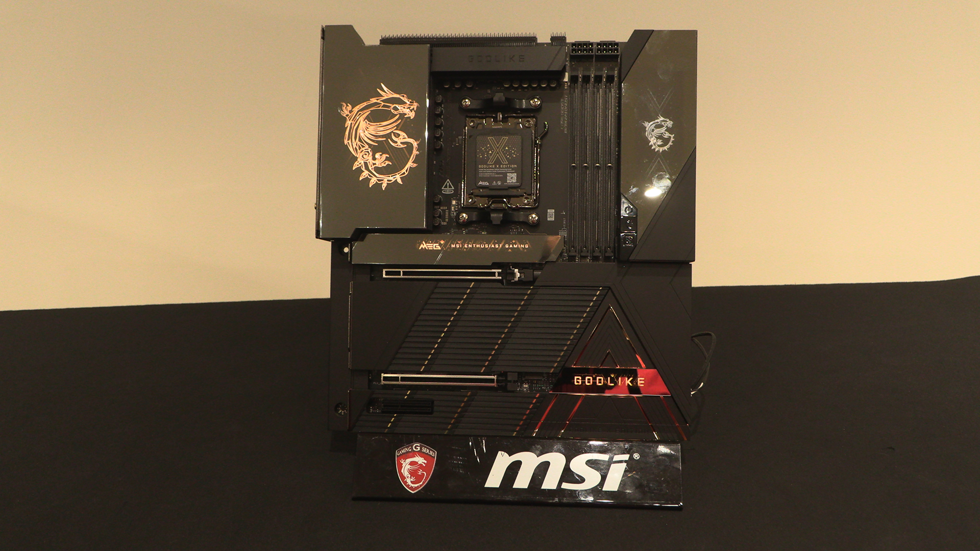 新品未開封MSI X870E GODLIKE X EDITION 10周年モデル MSI MEG X870E Godlike X Edition Review | TechPowerUp