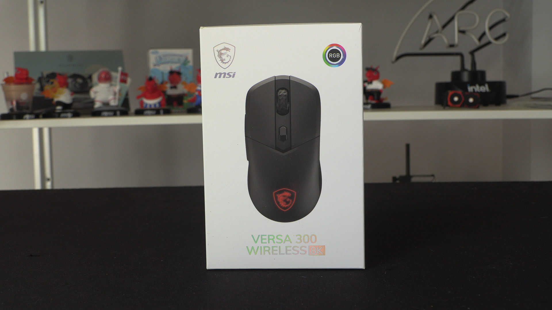 Versa 300 Wireless 8K Mouse Packaging